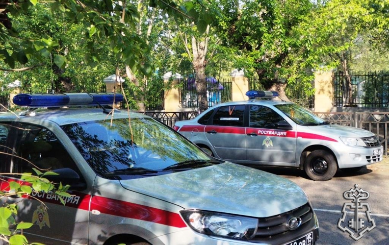 В Сретенске сотрудники Росгвардии задержали мужчину с пакетом конопли