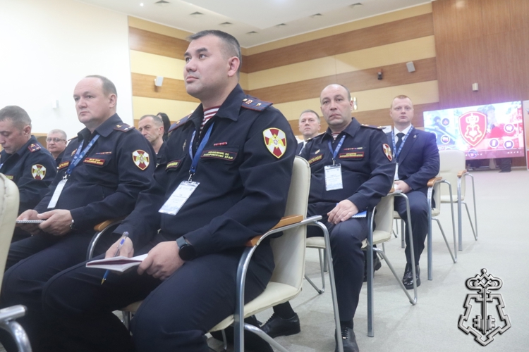 Заместитель начальника Управления вневедомственной охраны Забайкальского края подполковник полиции Н.В. Дрёмов принял участие в расширенном заседании Главного управления вневедомственной охраны Росгвардии во Владивостоке