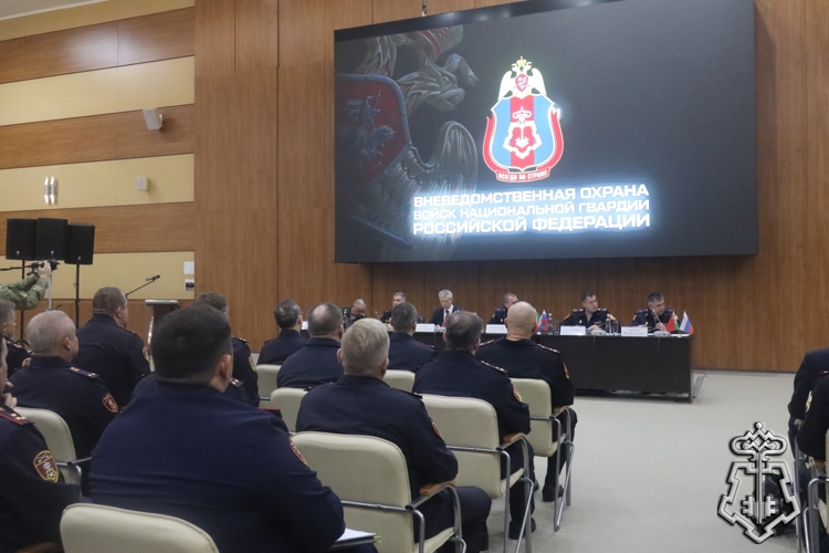 Заместитель начальника Управления вневедомственной охраны Забайкальского края подполковник полиции Н.В. Дрёмов принял участие в расширенном заседании Главного управления вневедомственной охраны Росгвардии во Владивостоке