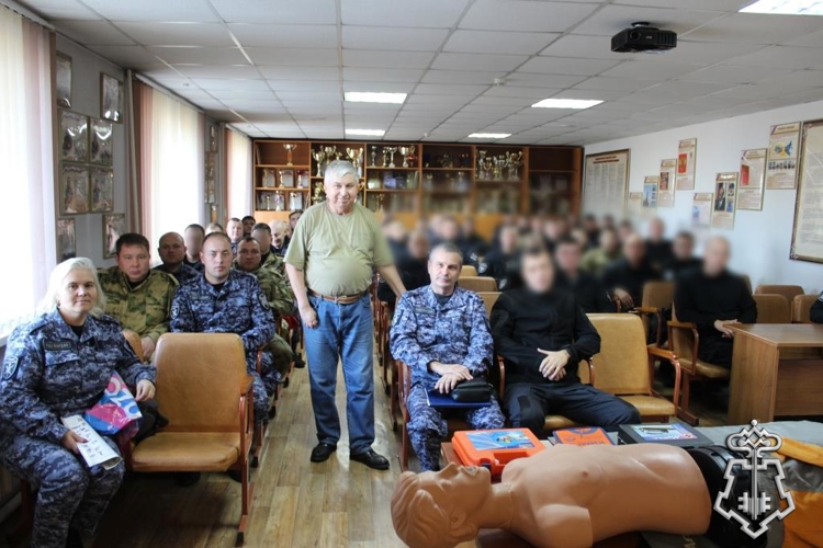 В Чите сотрудники и военнослужащие Росгвардии прослушали лекцию на тему оказания первой помощи при ДТП
