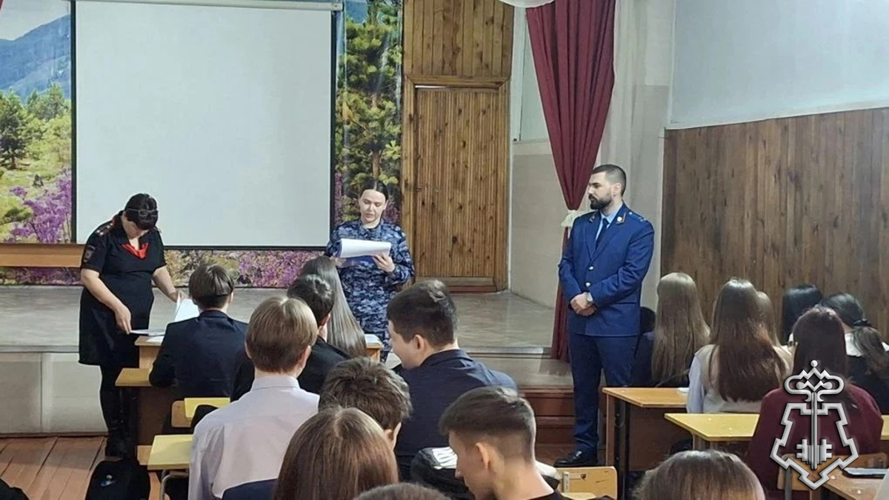 Сотрудники Росгвардии провели около десятка патриотических мероприятий для школьников Забайкалья