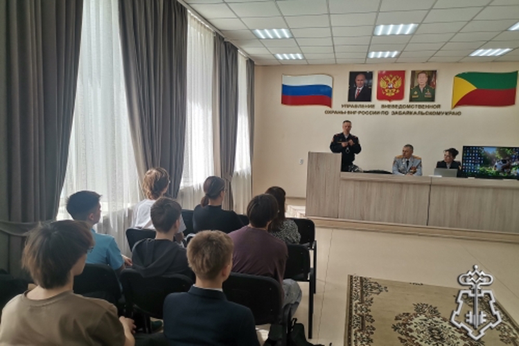 В Чите в музее вневедомственной охраны прошел урок мужества для читинских старшеклассников