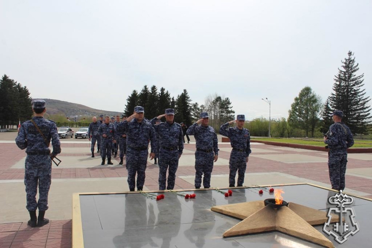 В Чите сотрудники Росгвардии приняли присягу на мемориале боевой и трудовой славы забайкальцев 
