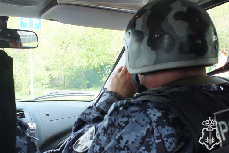 В Хилке сотрудники Росгвардии задержали водителя, скрывшегося с места ДТП