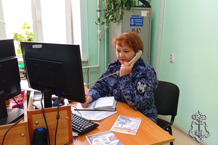 В Управлении вневедомственной охраны состоялась прямая линия, посвященная вопросам комплектования