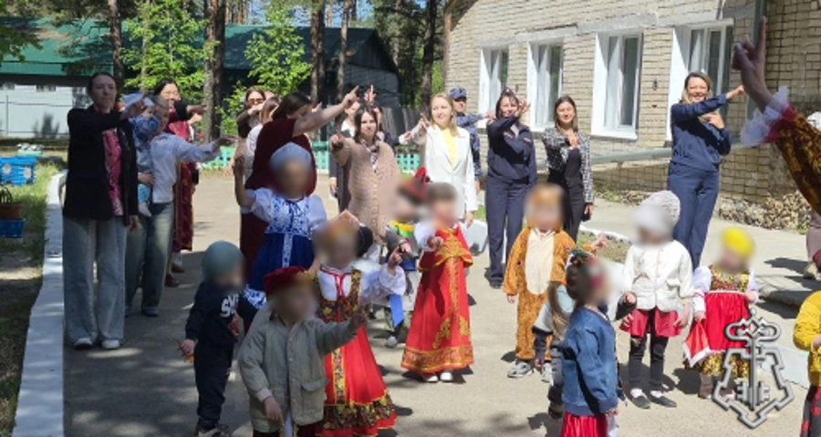 В Чите сотрудники Росгвардии поздравили детей с Международным праздником