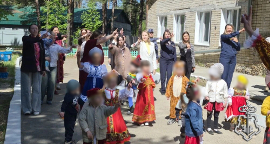 В Чите сотрудники Росгвардии поздравили детей с Международным праздником