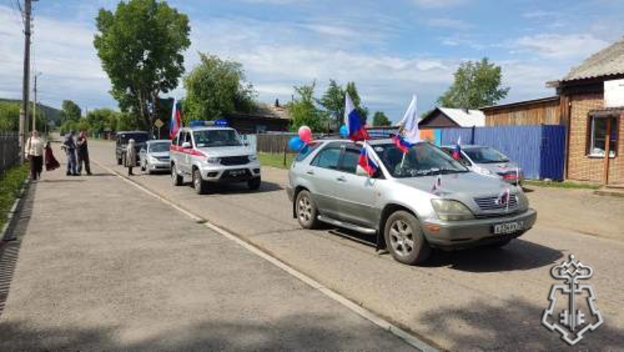 В Забайкалье сотрудники вневедомственной охраны приняли участие в патриотических автопробегах