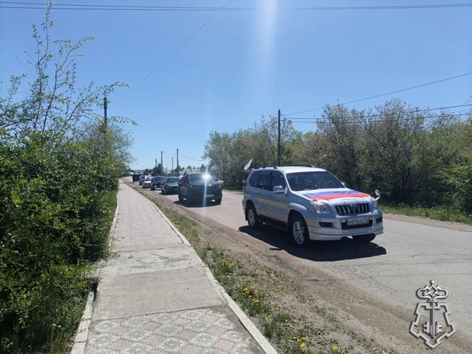 В Забайкалье сотрудники вневедомственной охраны приняли участие в патриотических автопробегах